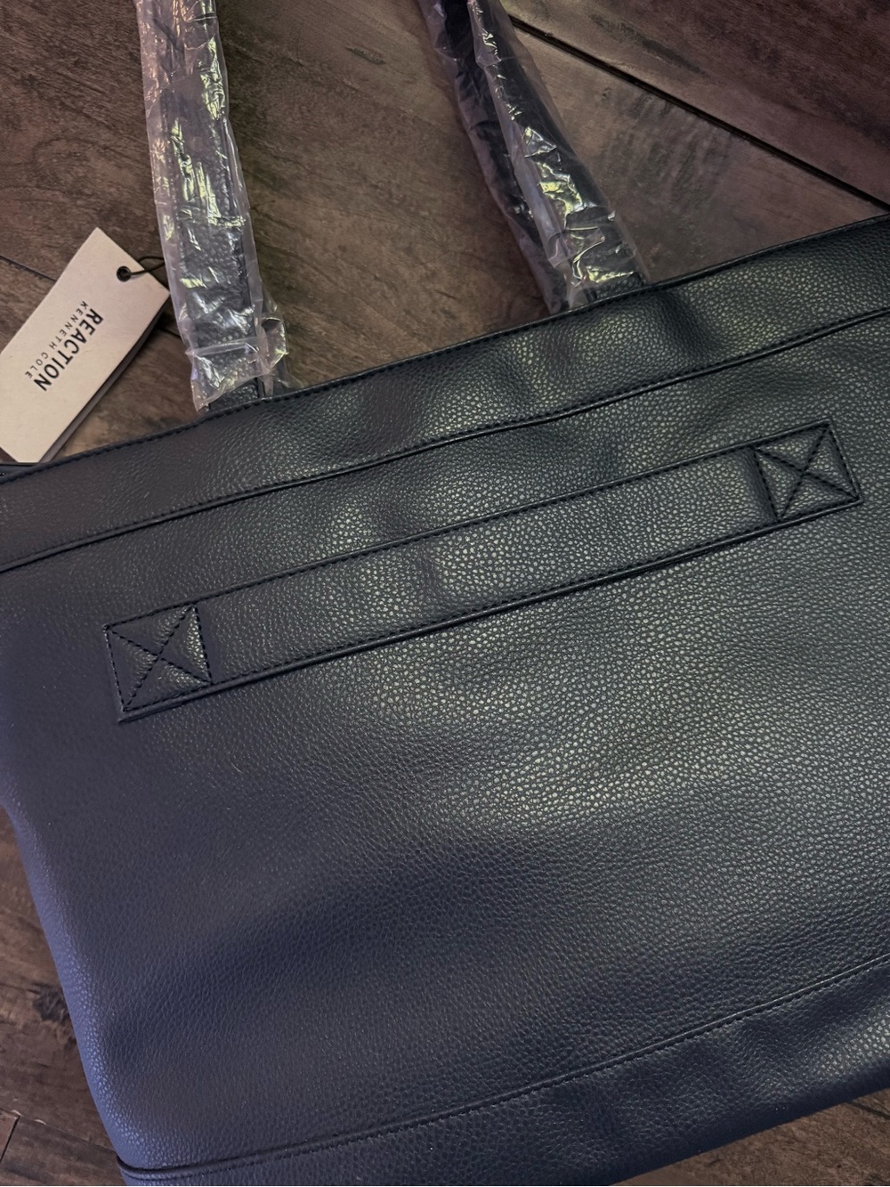 Kenneth Cole Reaction Computer Pebbled Tote - Picture 4 of 10